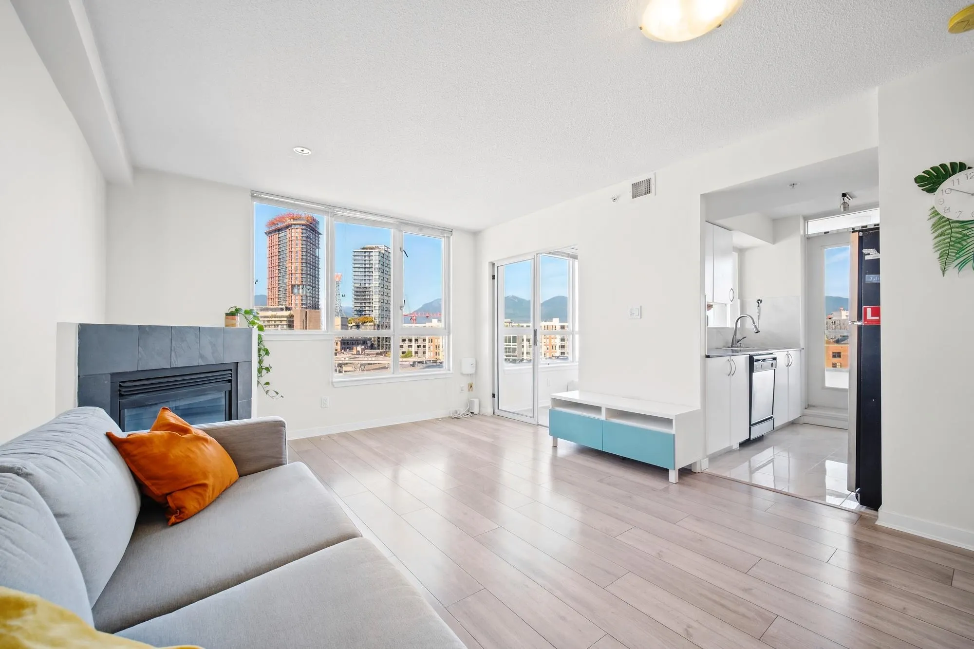 63 Keefer Place #110X