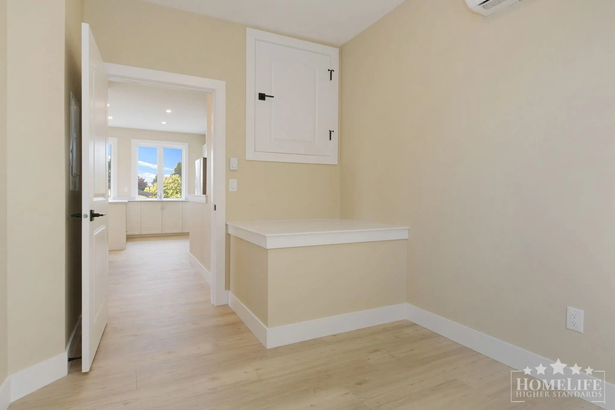 10340 Beverley Drive #Upper House