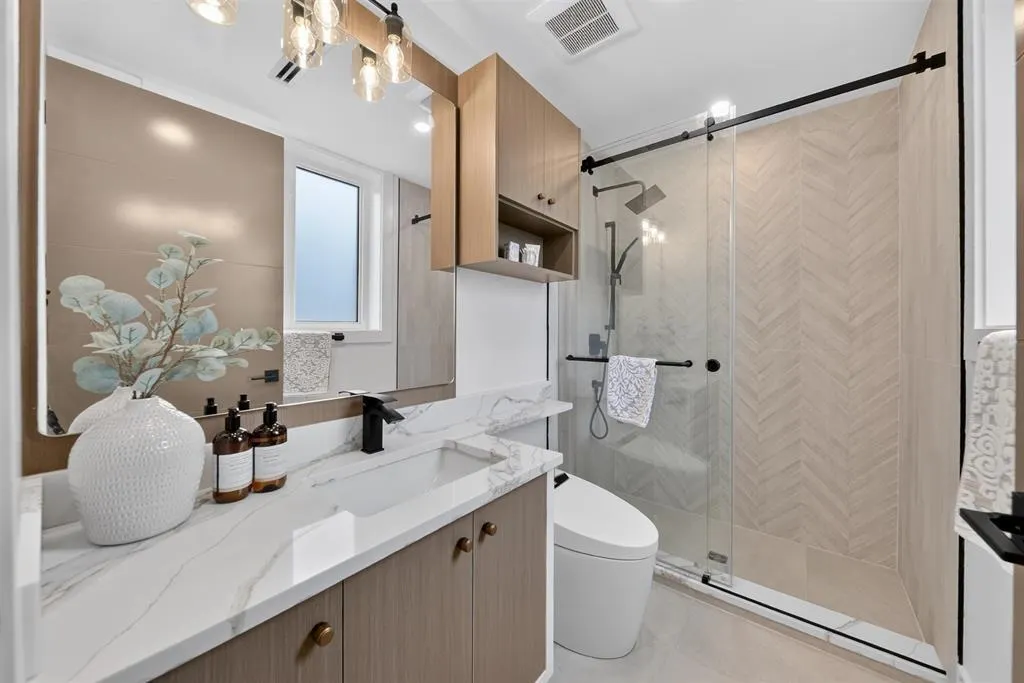 847 E 10th Avenue #1