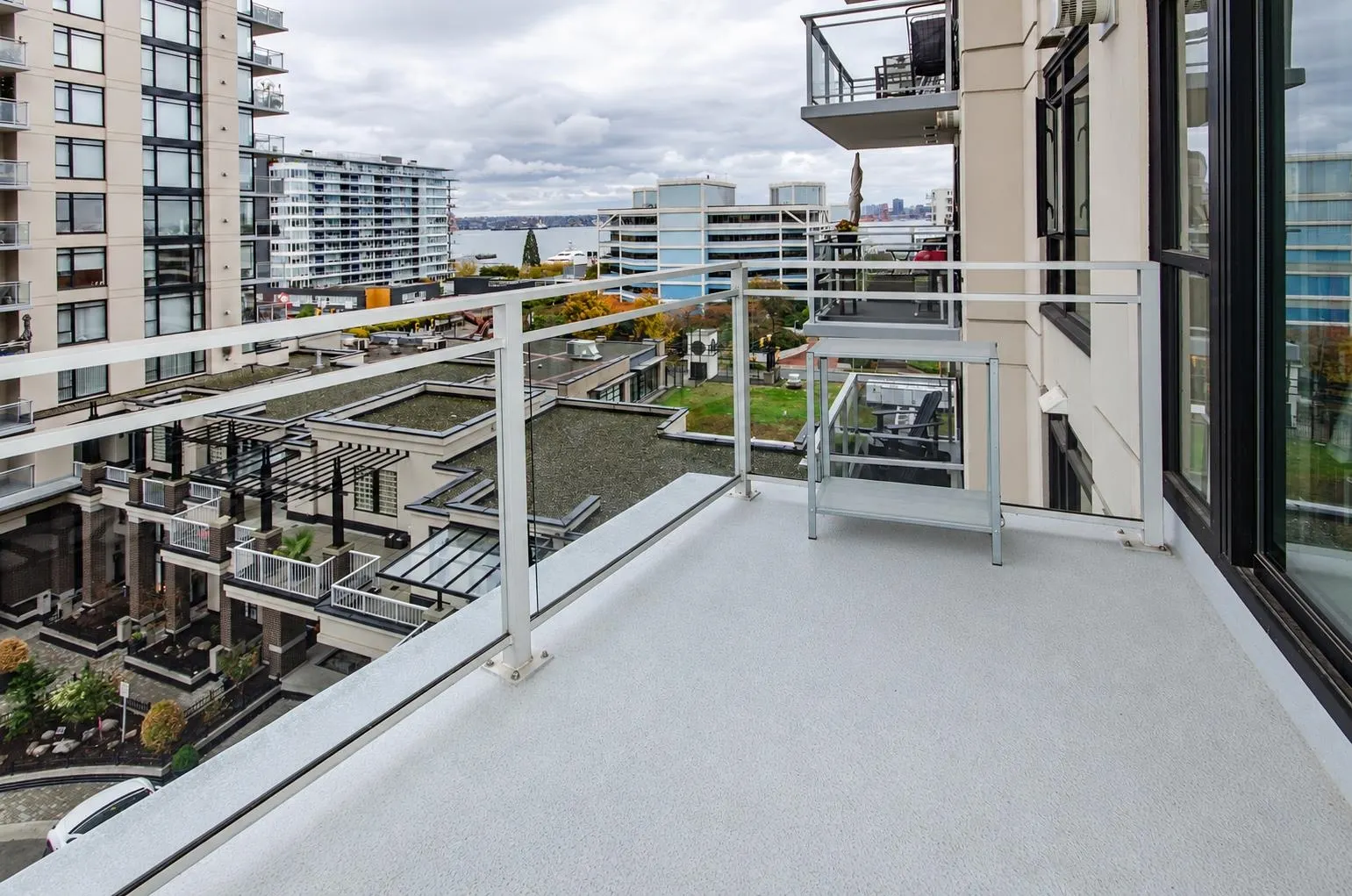 175 W 1st Street #701