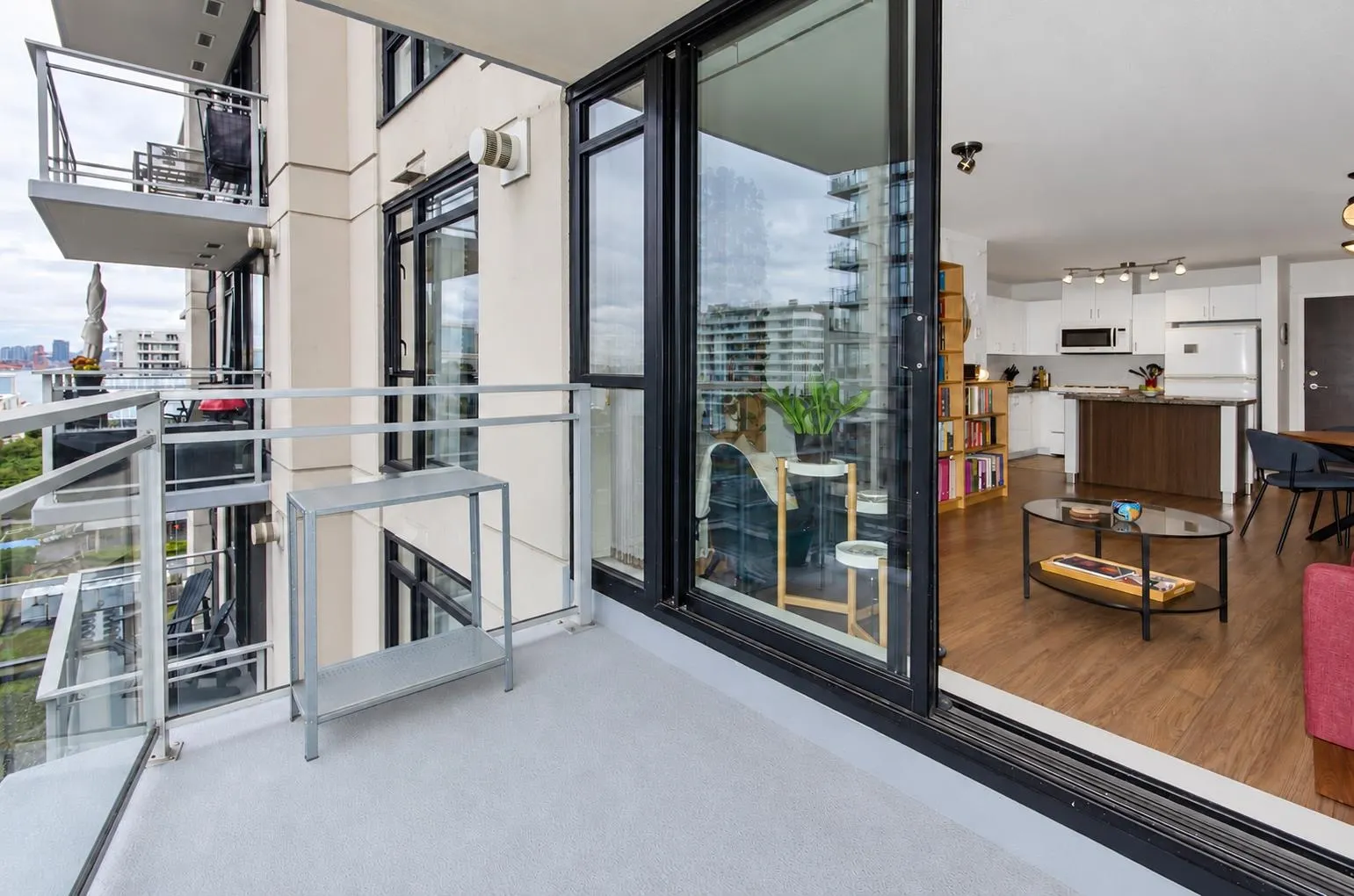 175 W 1st Street #701