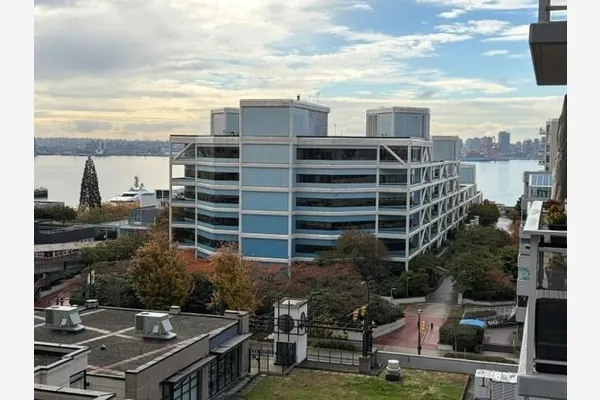 175 W 1st Street #701