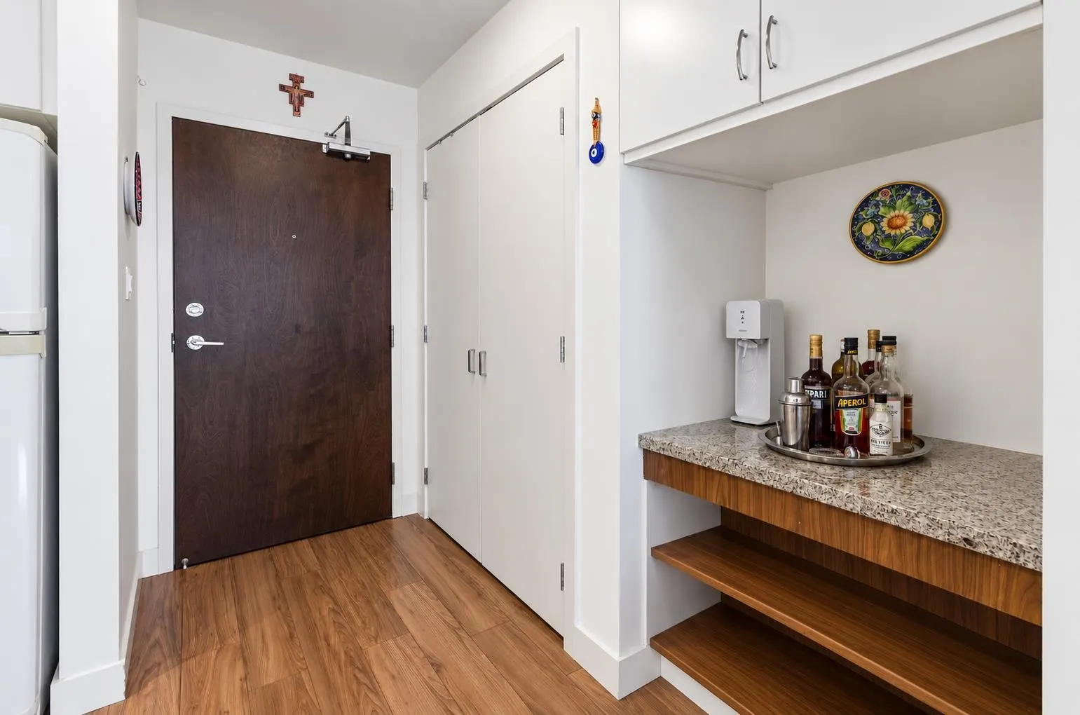 175 W 1st Street #701