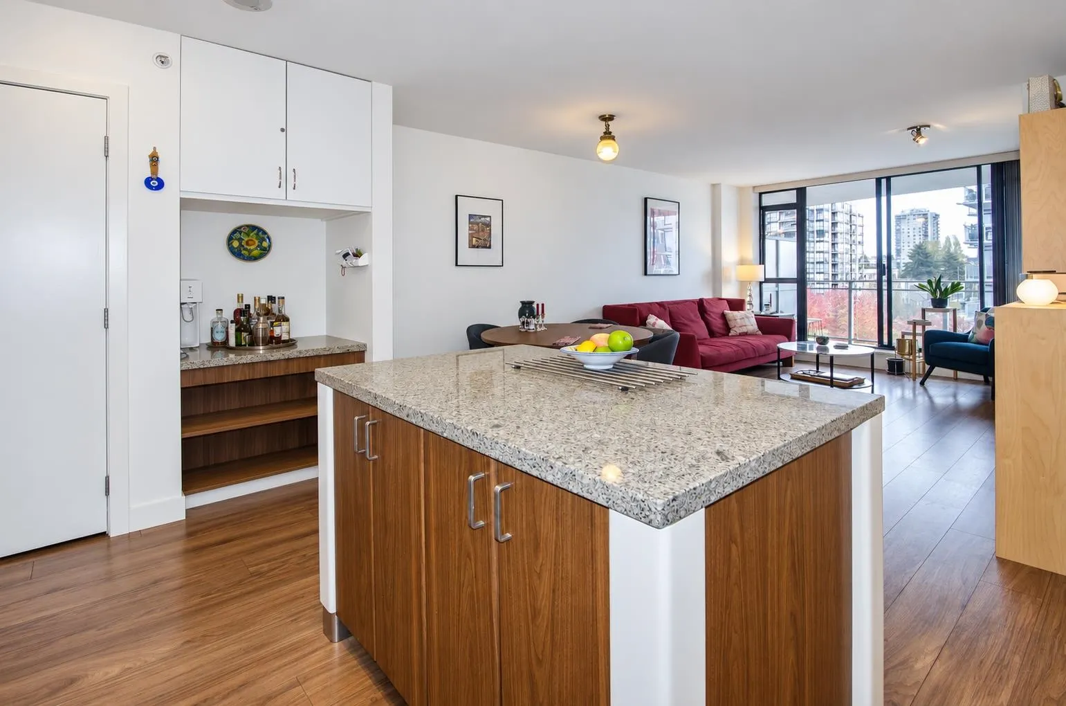 175 W 1st Street #701