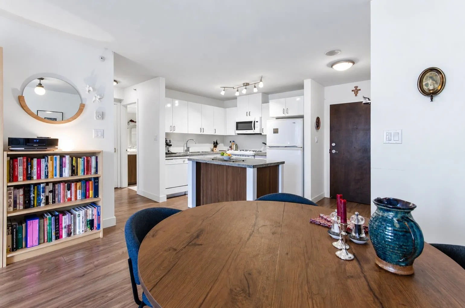 175 W 1st Street #701