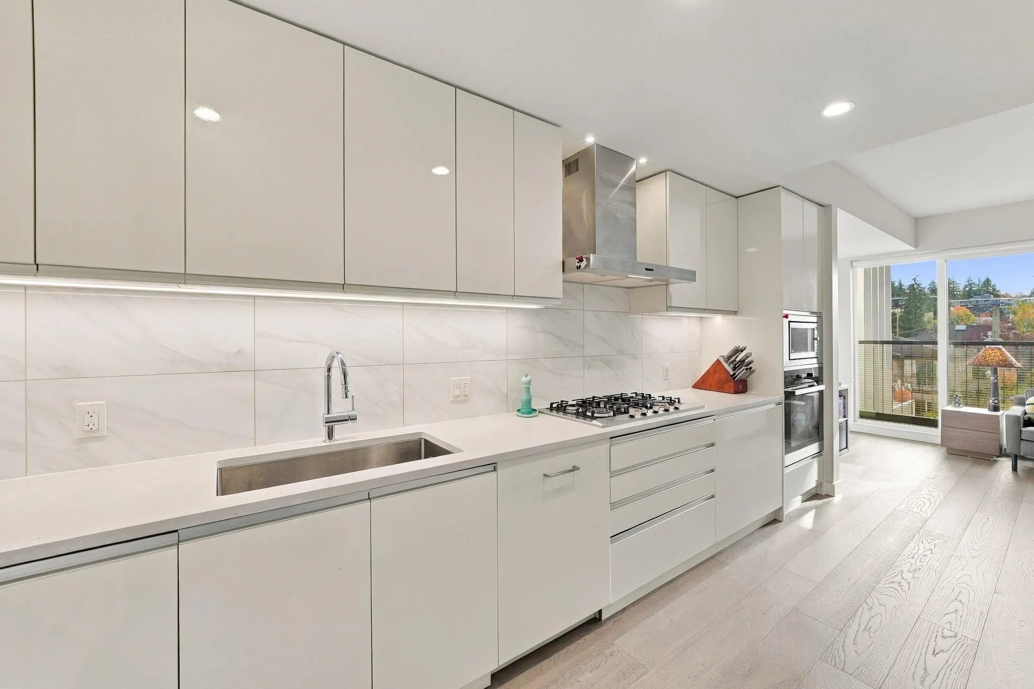 528 W King Edward Avenue #401