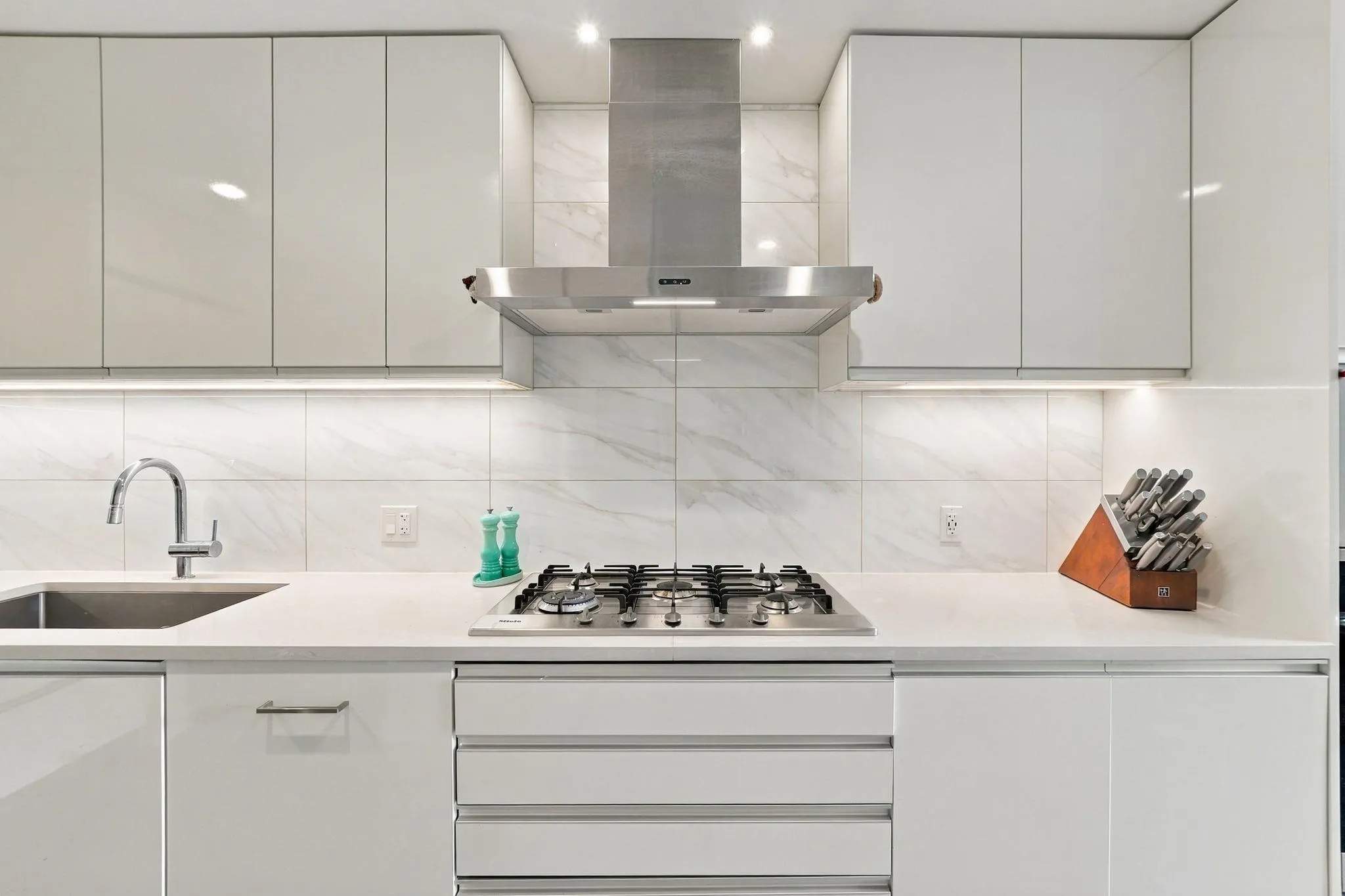 528 W King Edward Avenue #401