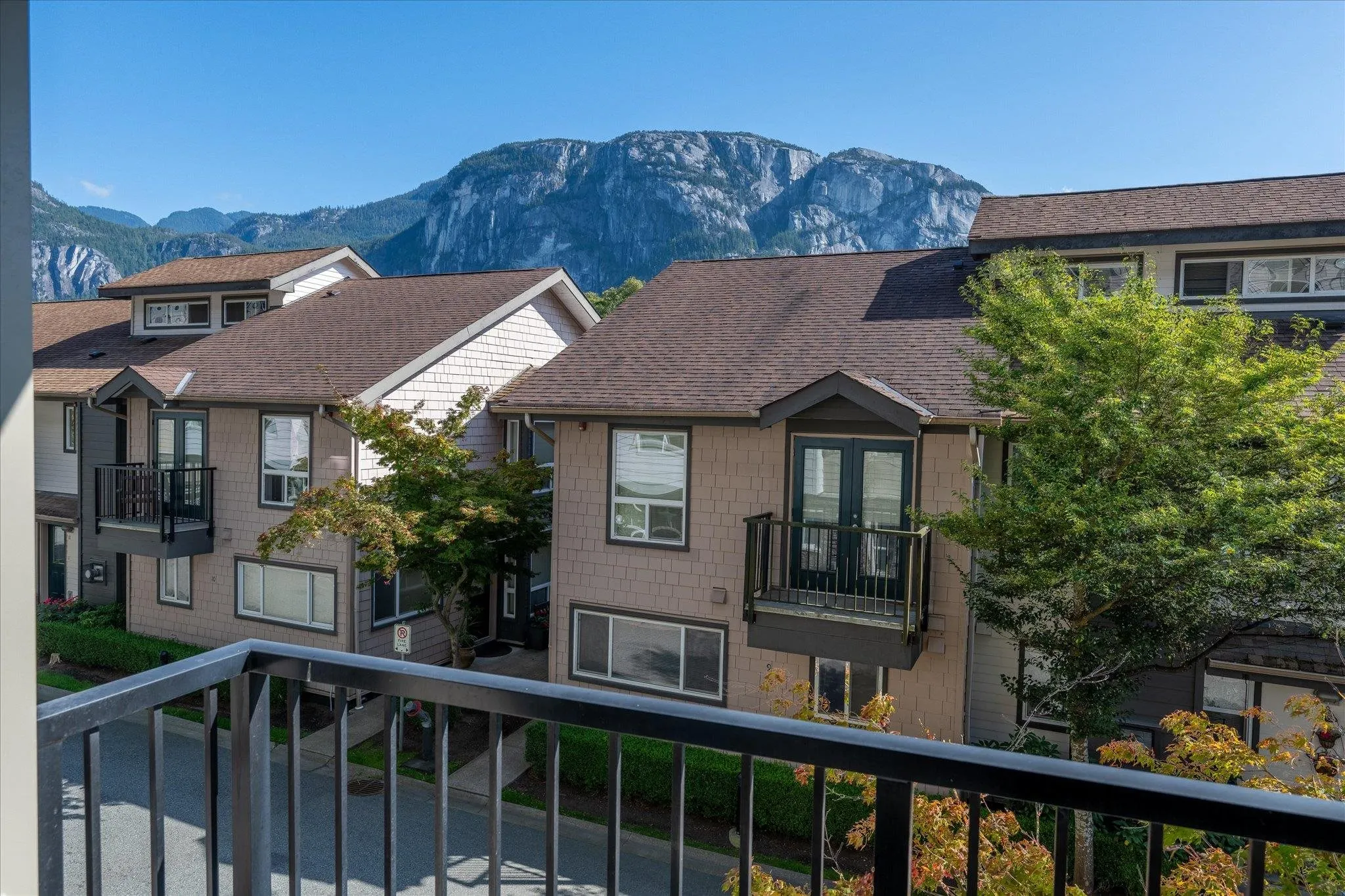 1212 Main Street #207