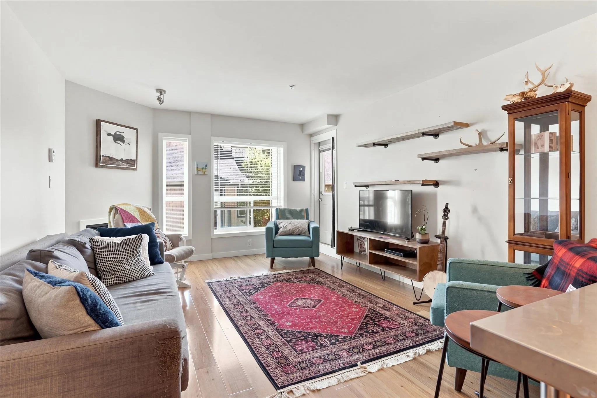 1212 Main Street #207