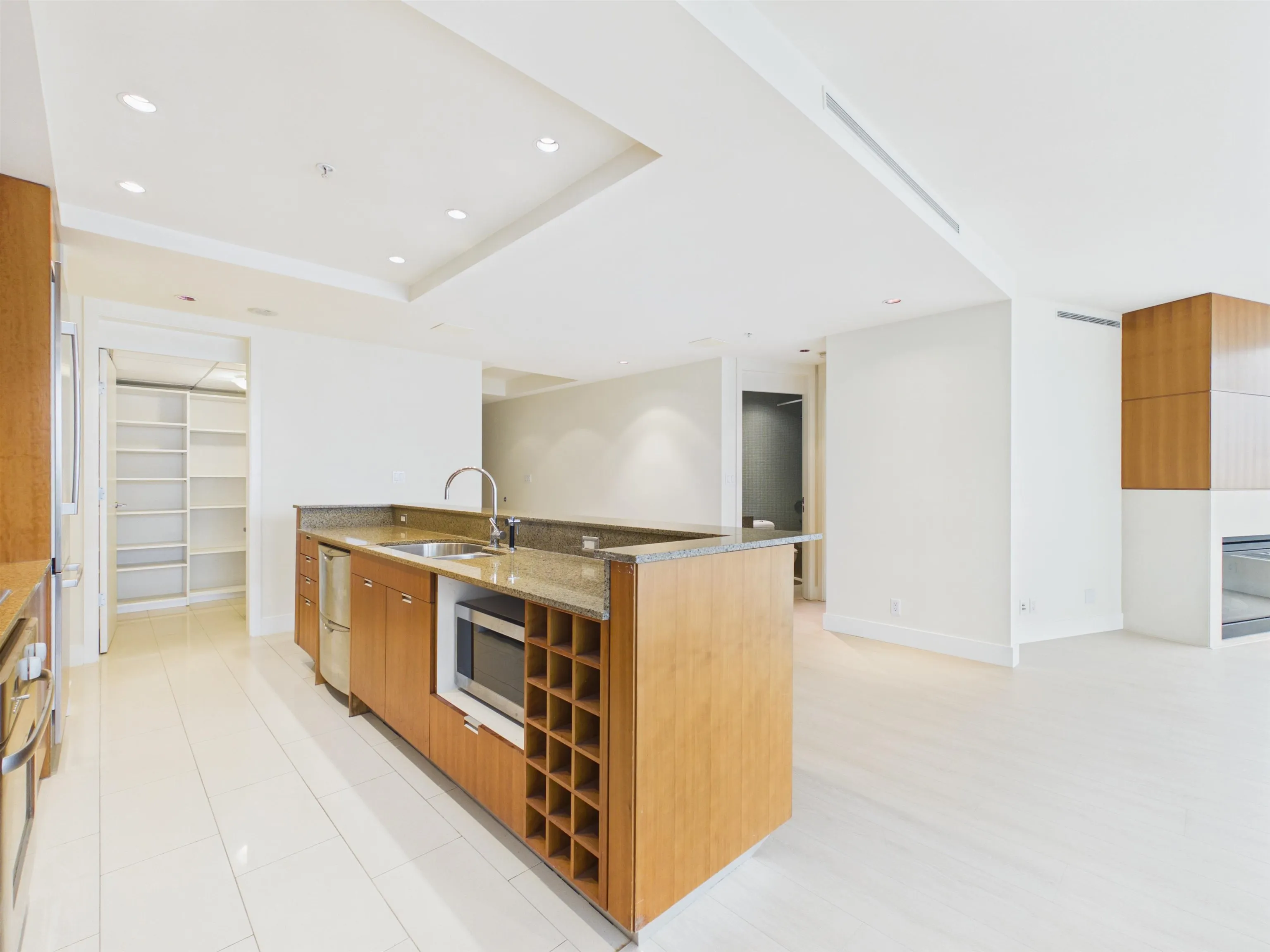 1077 W Cordova Street #2403