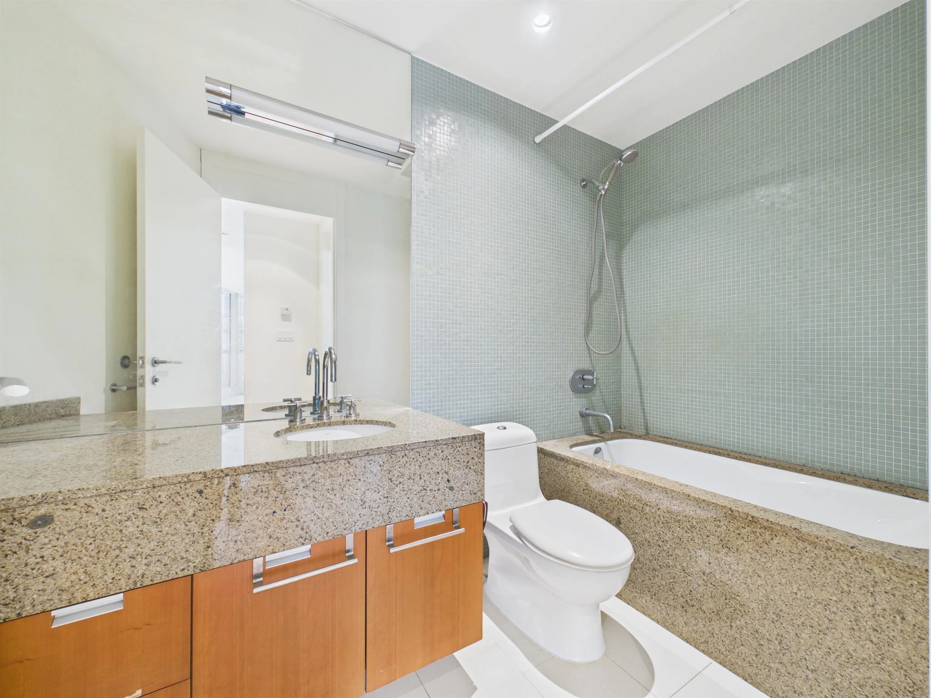 1077 W Cordova Street #2403