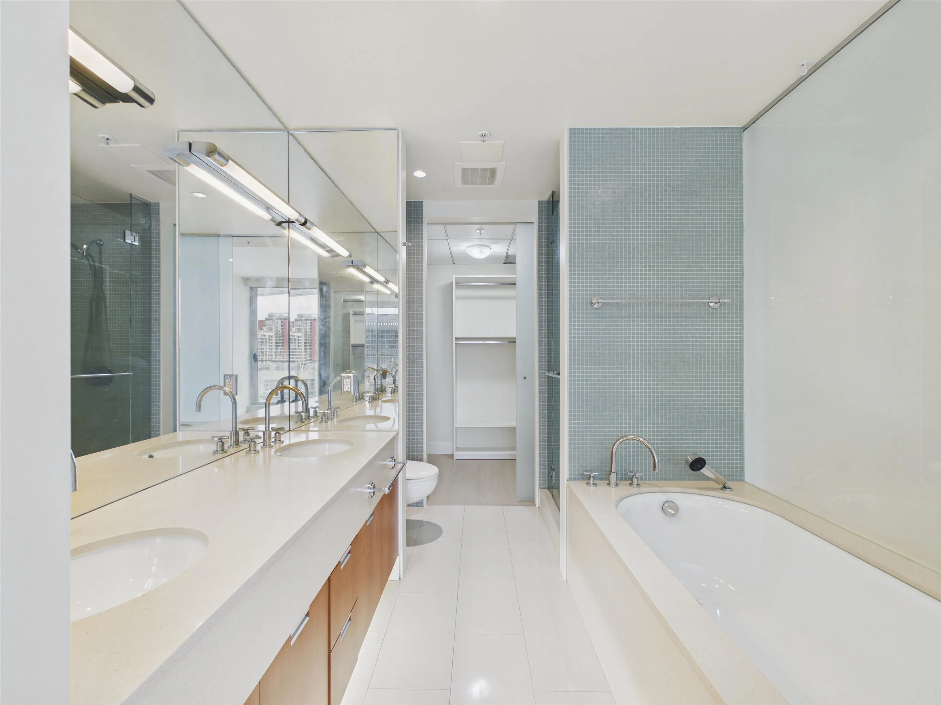 1077 W Cordova Street #2403