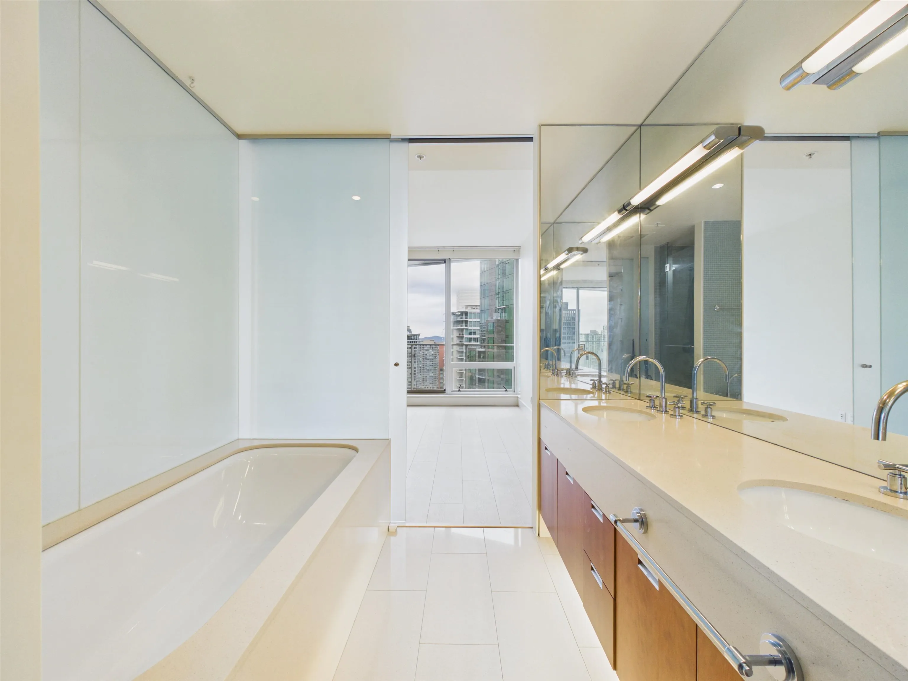 1077 W Cordova Street #2403