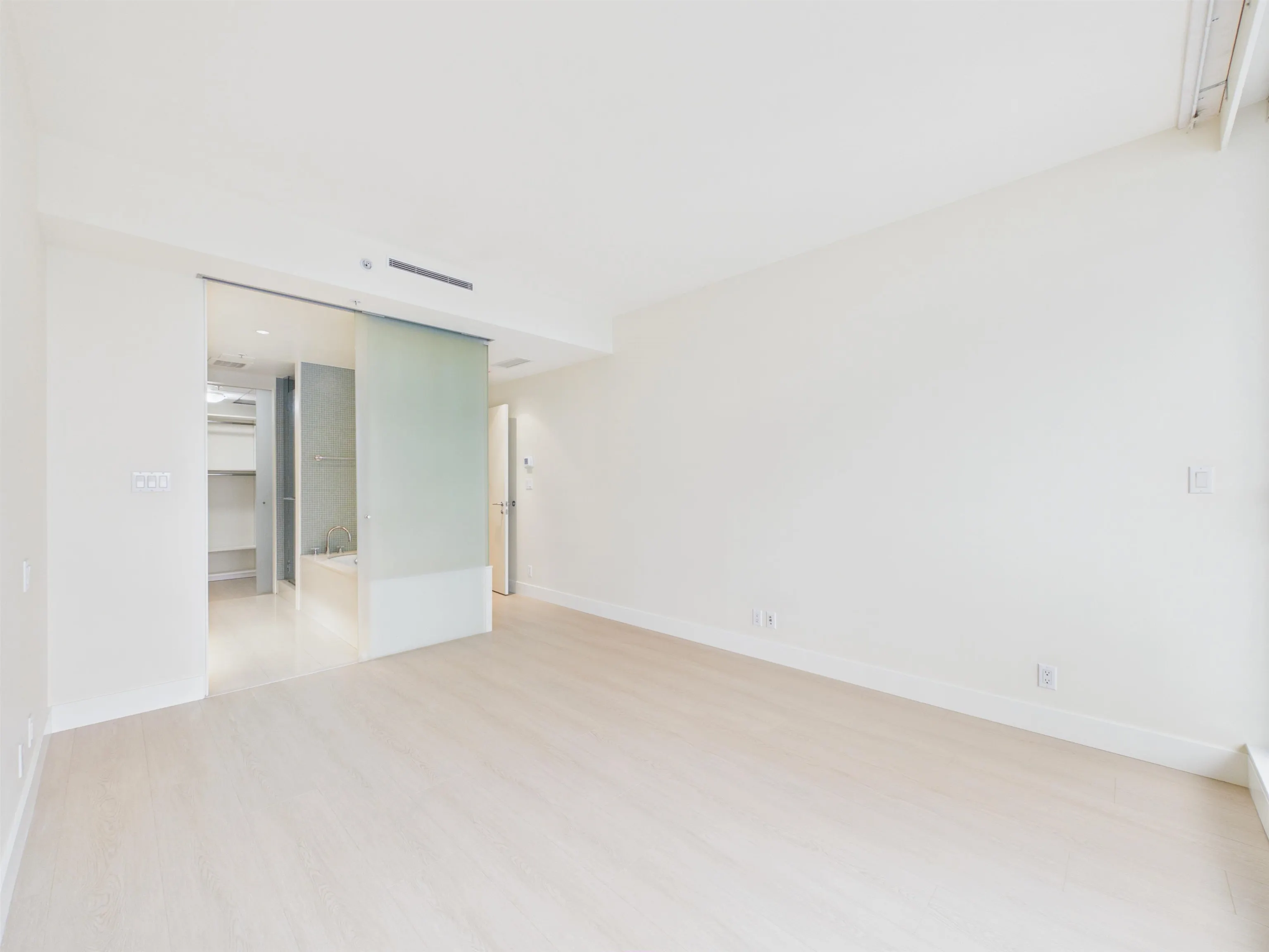 1077 W Cordova Street #2403
