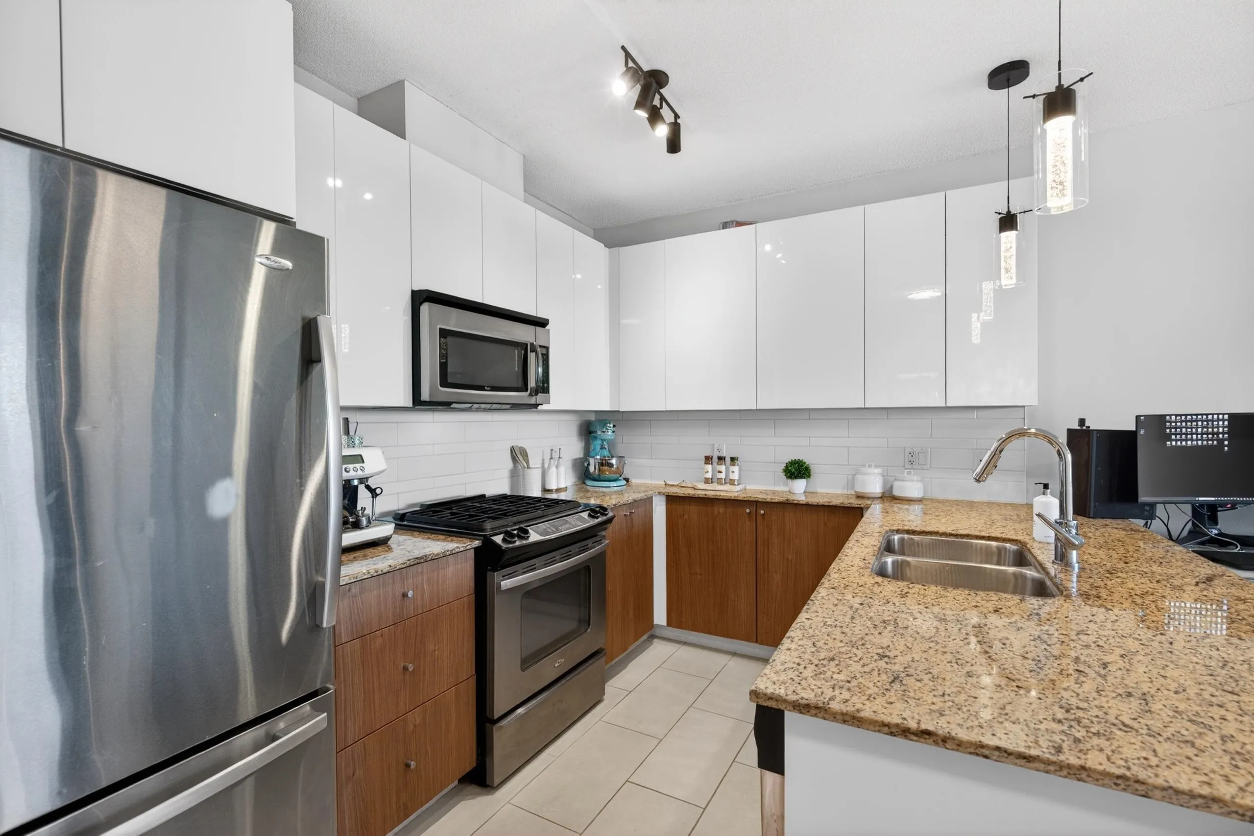 280 Ross Drive #1601