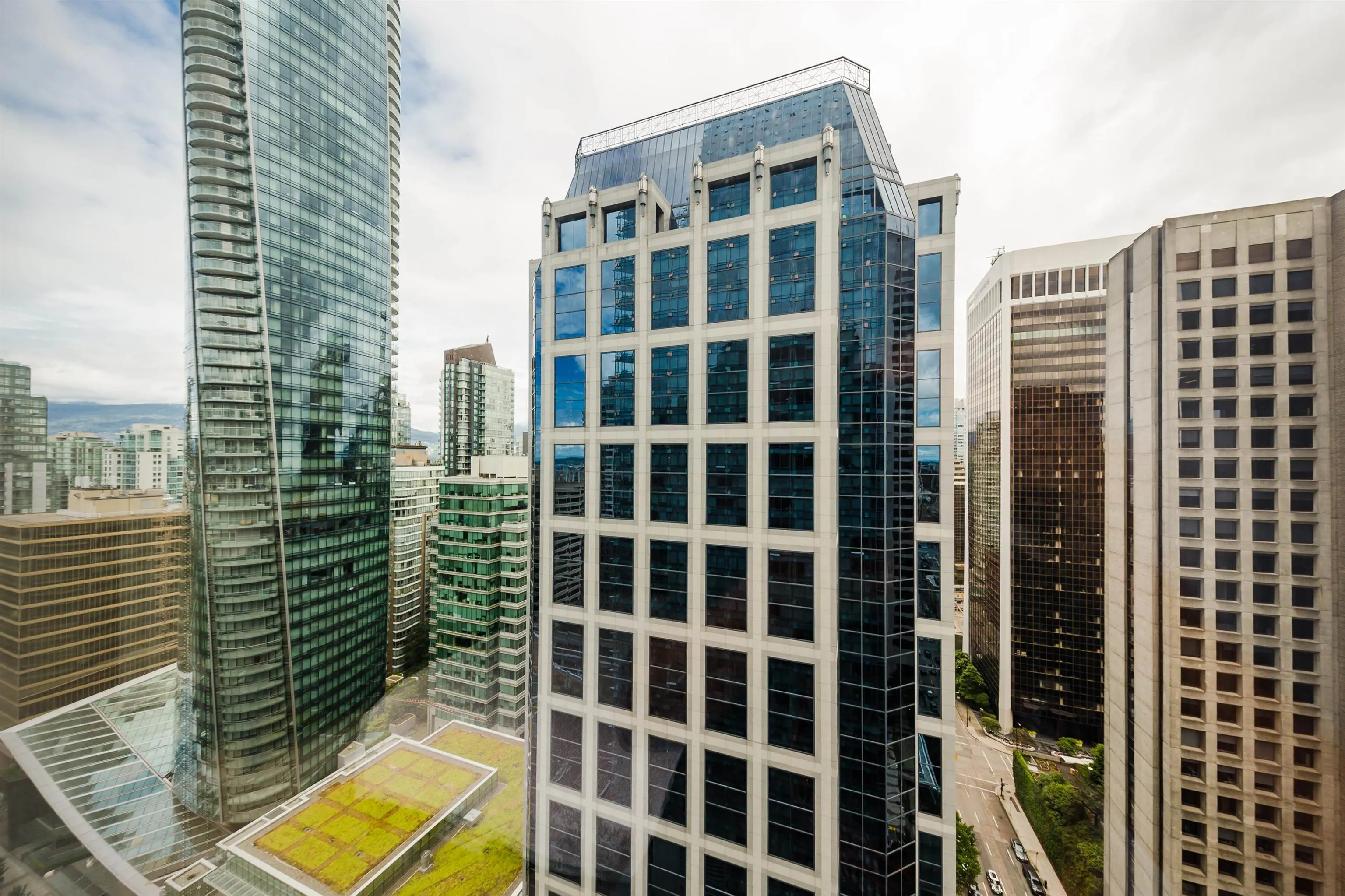 1111 Alberni Street #2504