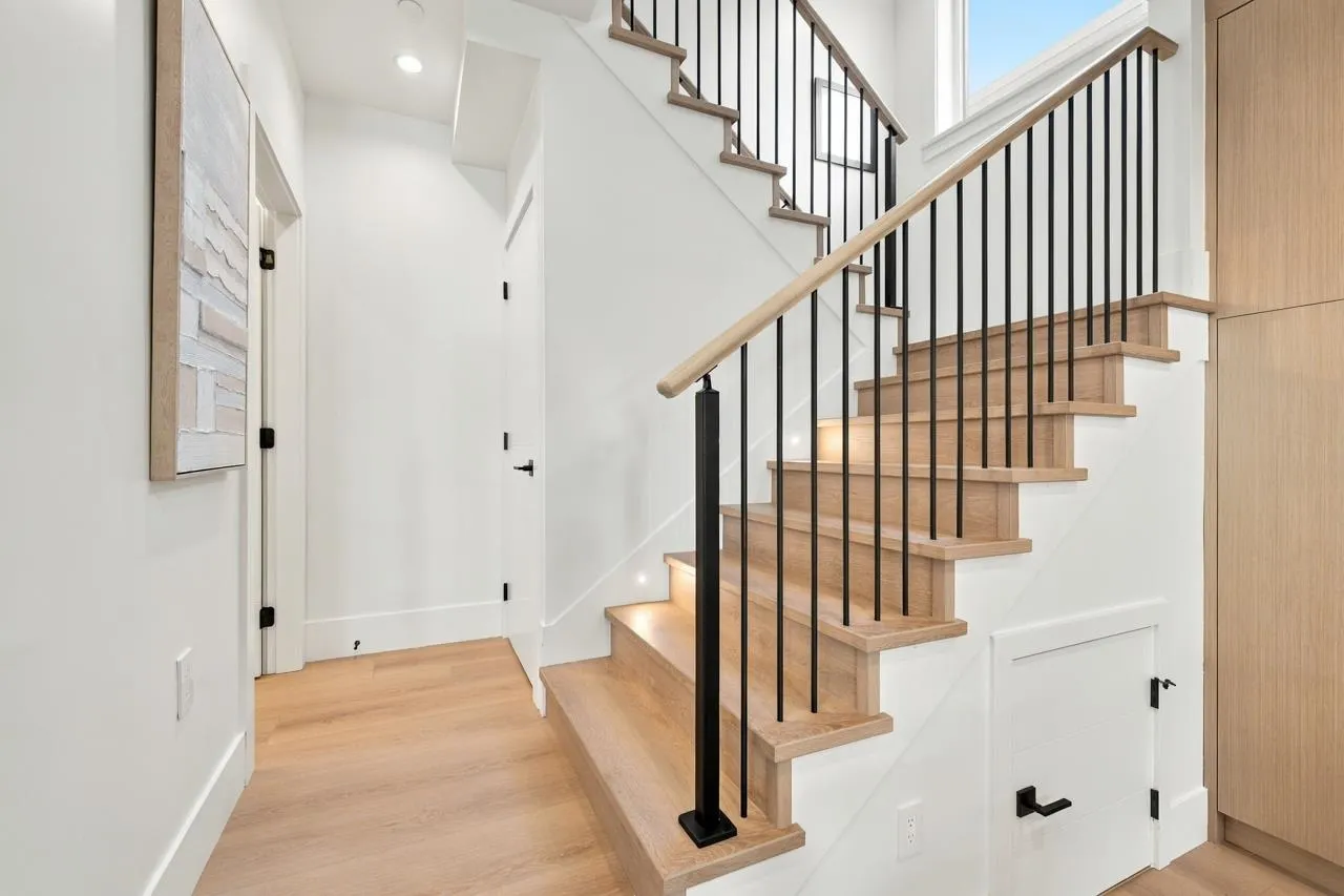 841 E 39th Avenue #2