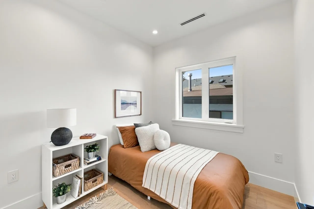 841 E 39th Avenue #2