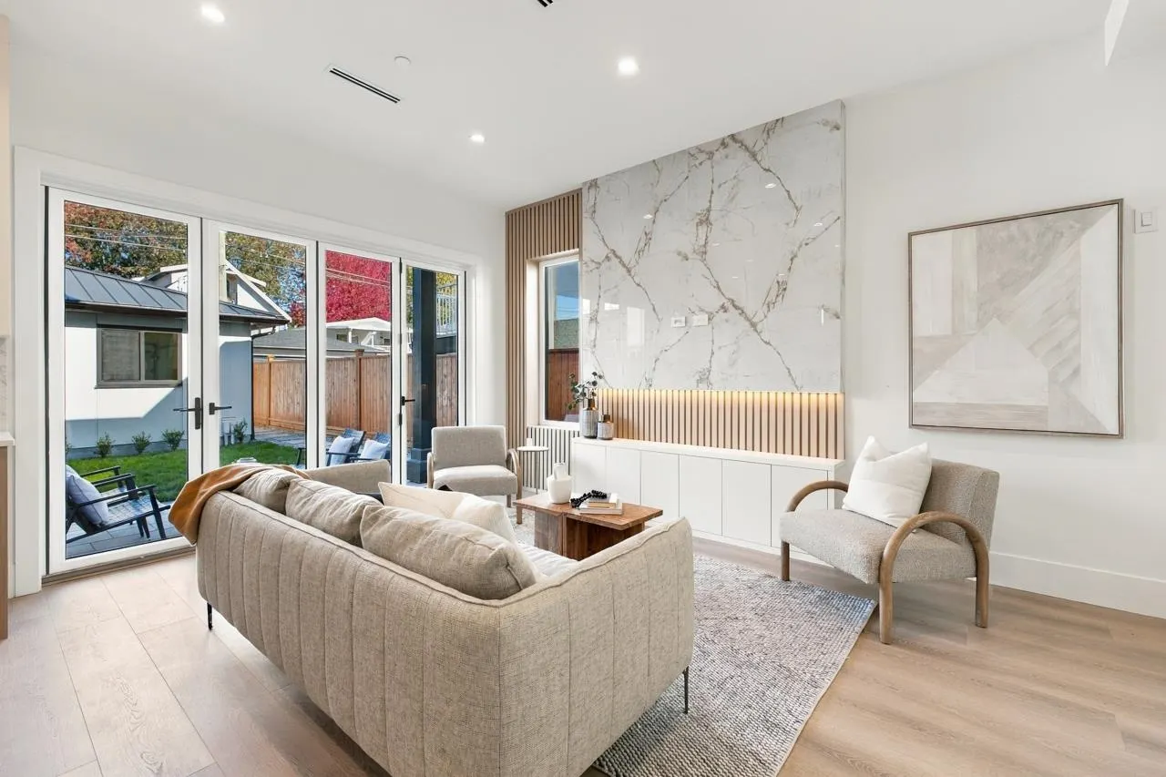 841 E 39th Avenue #2