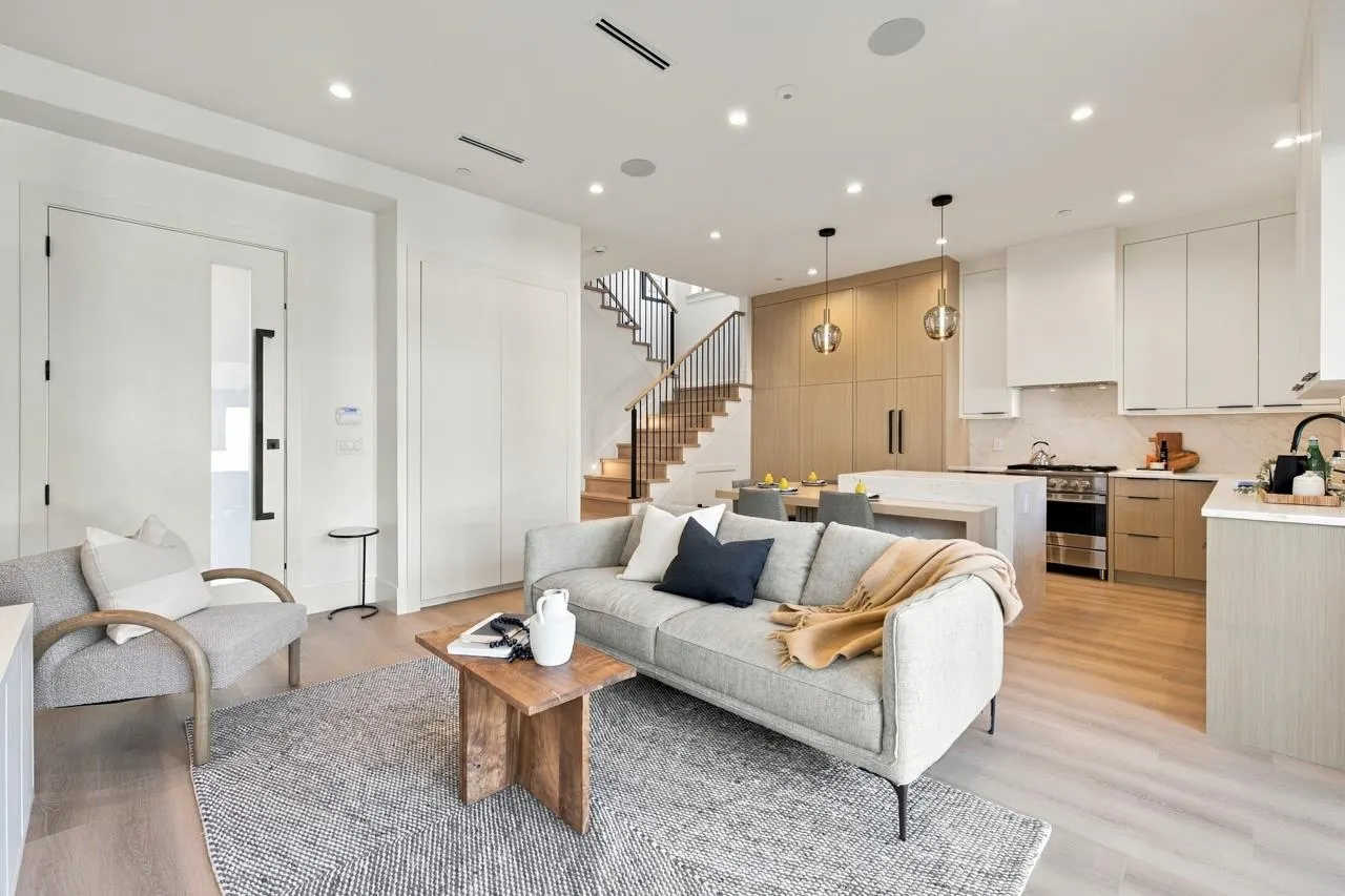 841 E 39th Avenue #2