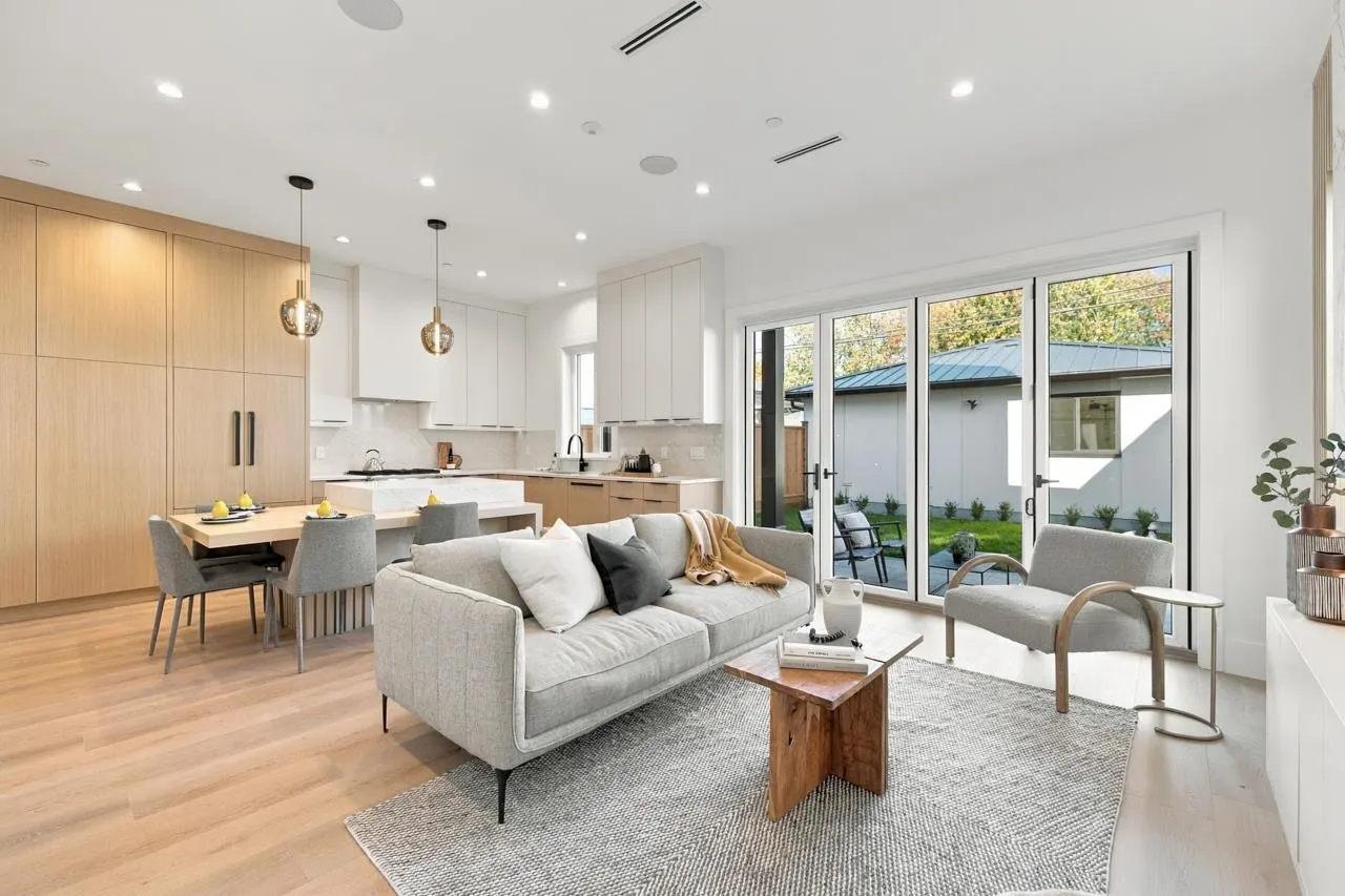 841 E 39th Avenue #2