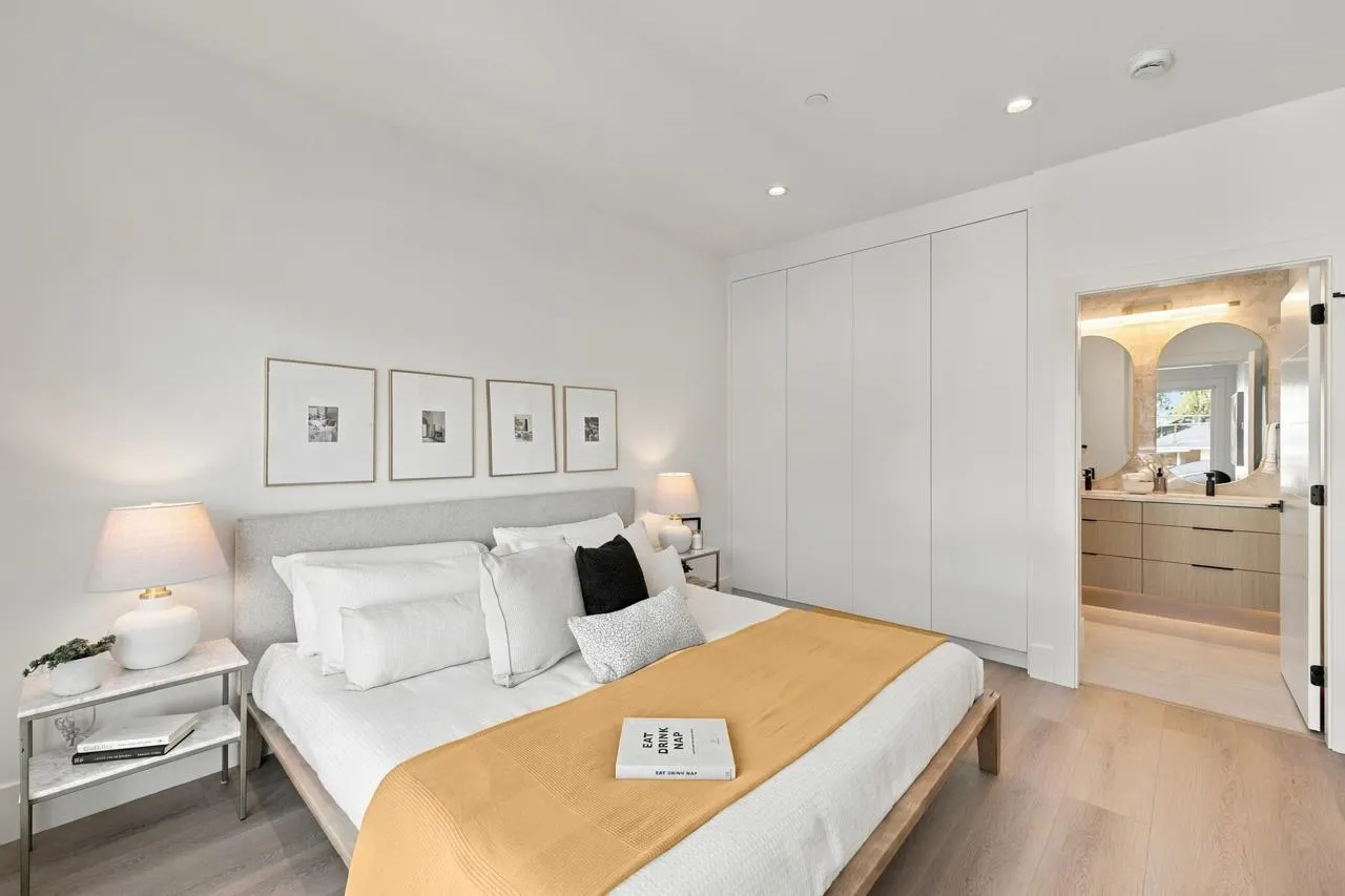 841 E 39th Avenue #2