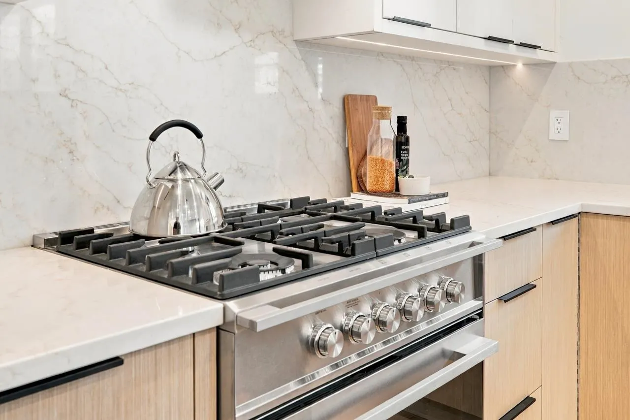 841 E 39th Avenue #2
