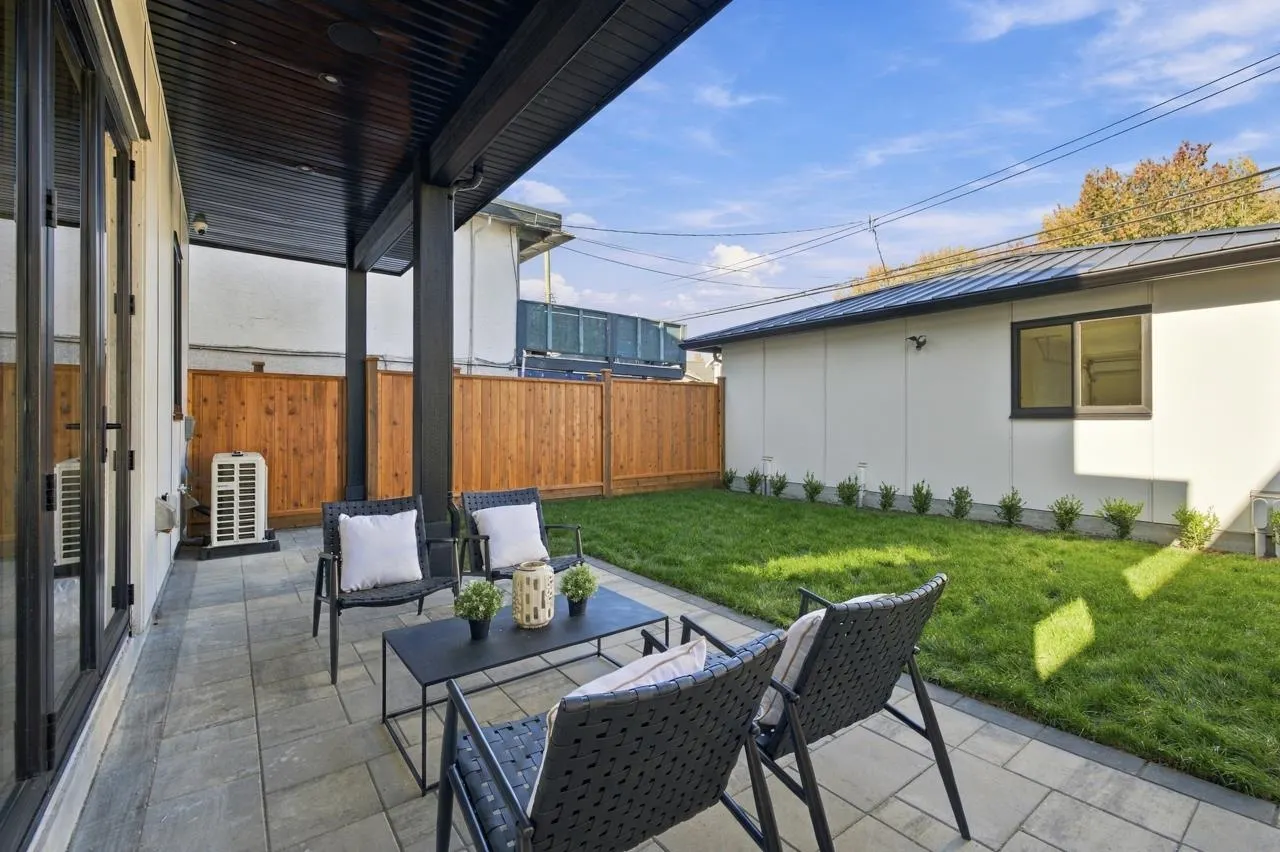 841 E 39th Avenue #2