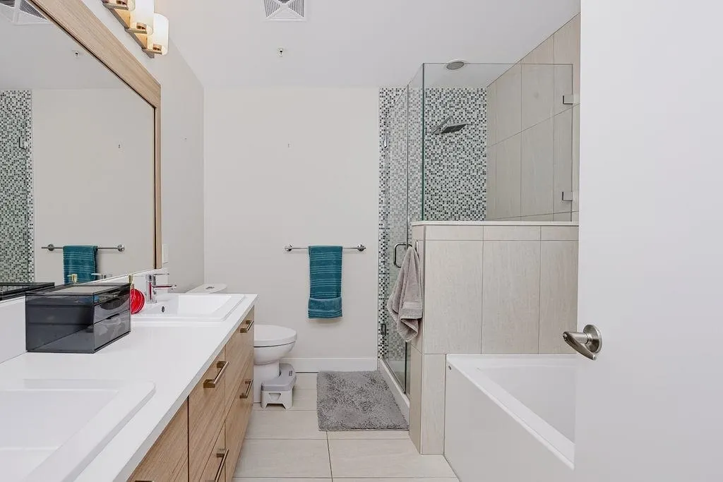 875 Gibsons Way #303