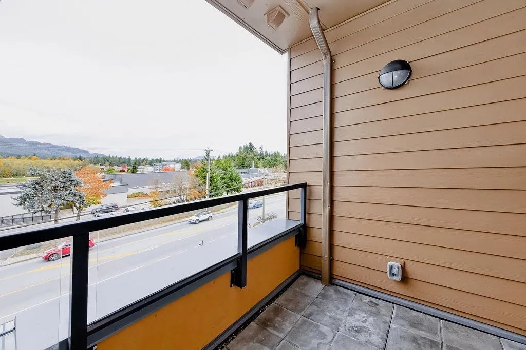 875 Gibsons Way #303