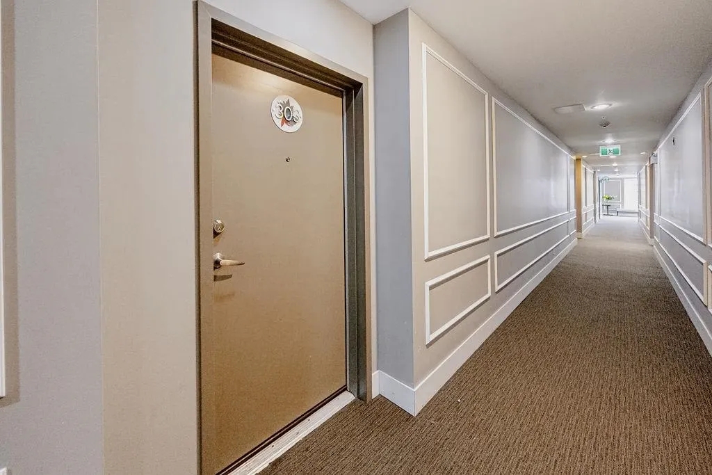 875 Gibsons Way #303