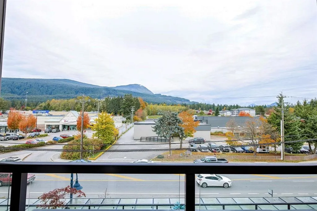 875 Gibsons Way #303