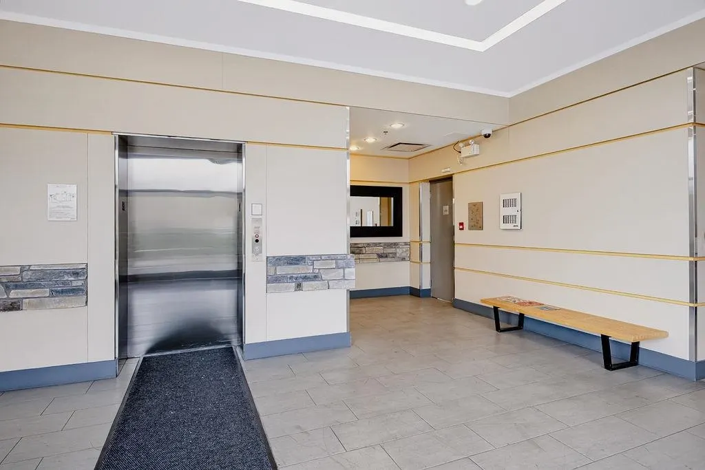 875 Gibsons Way #303