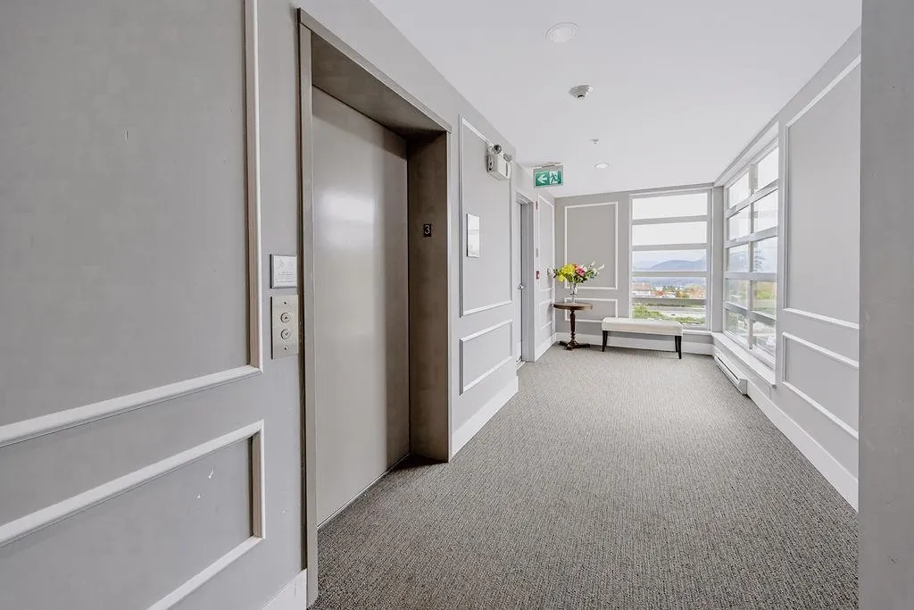 875 Gibsons Way #303
