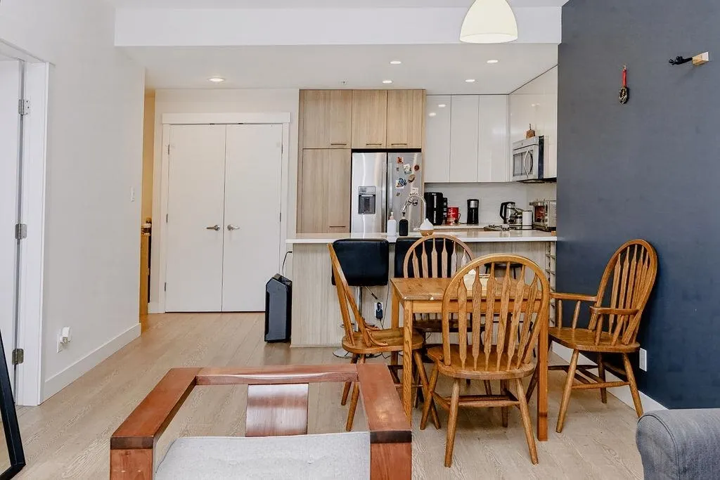 875 Gibsons Way #303