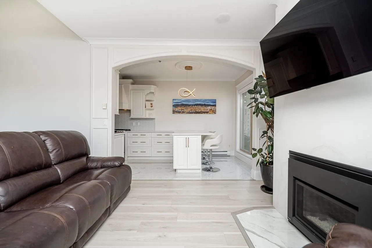 3176 Plateau Boulevard #408
