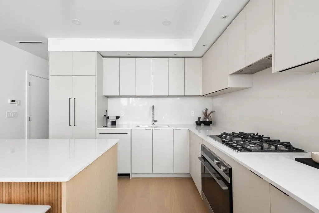 2124 E 8 Avenue #2