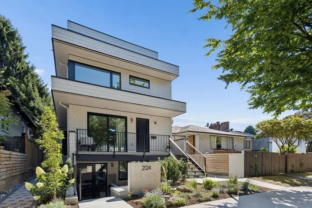 2124 E 8 Avenue #2