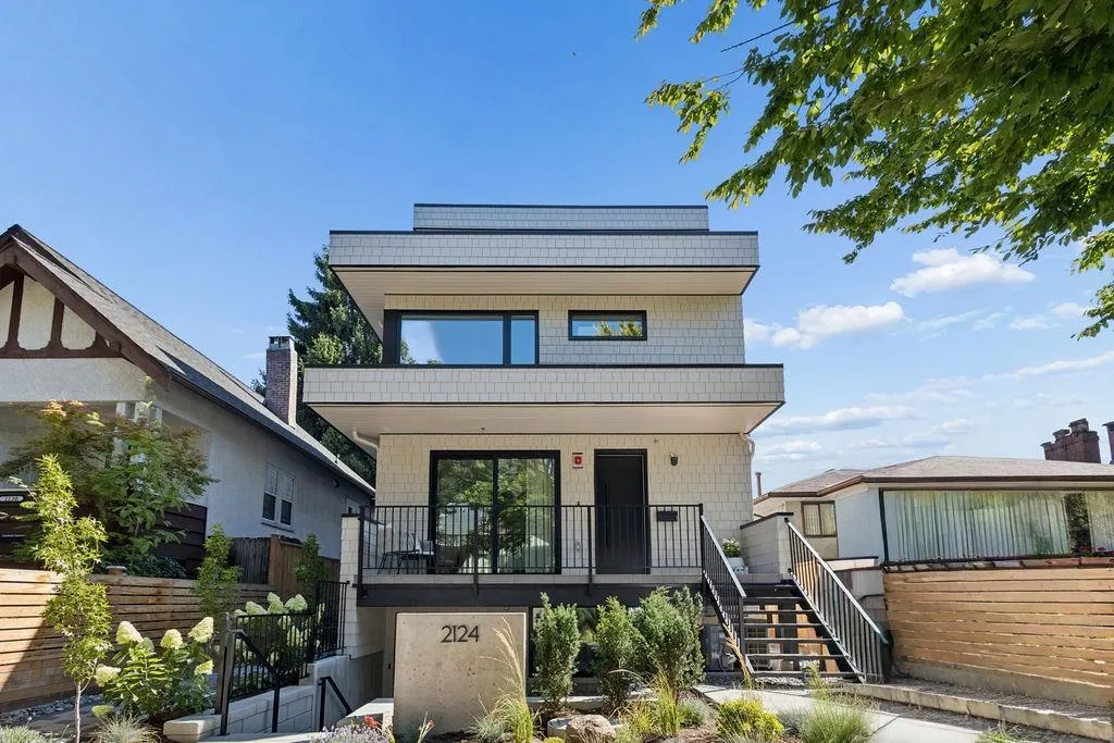 2124 E 8 Avenue #2