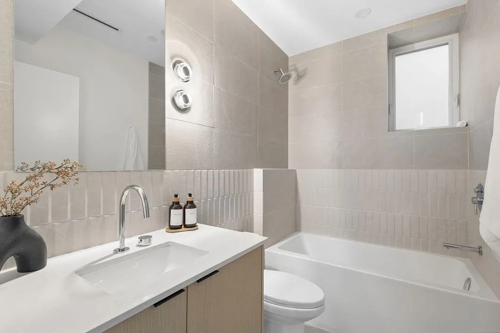 2124 E 8 Avenue #2