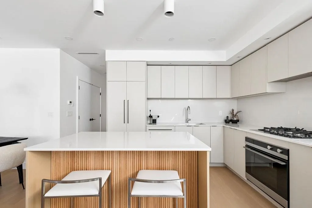 2124 E 8 Avenue #2