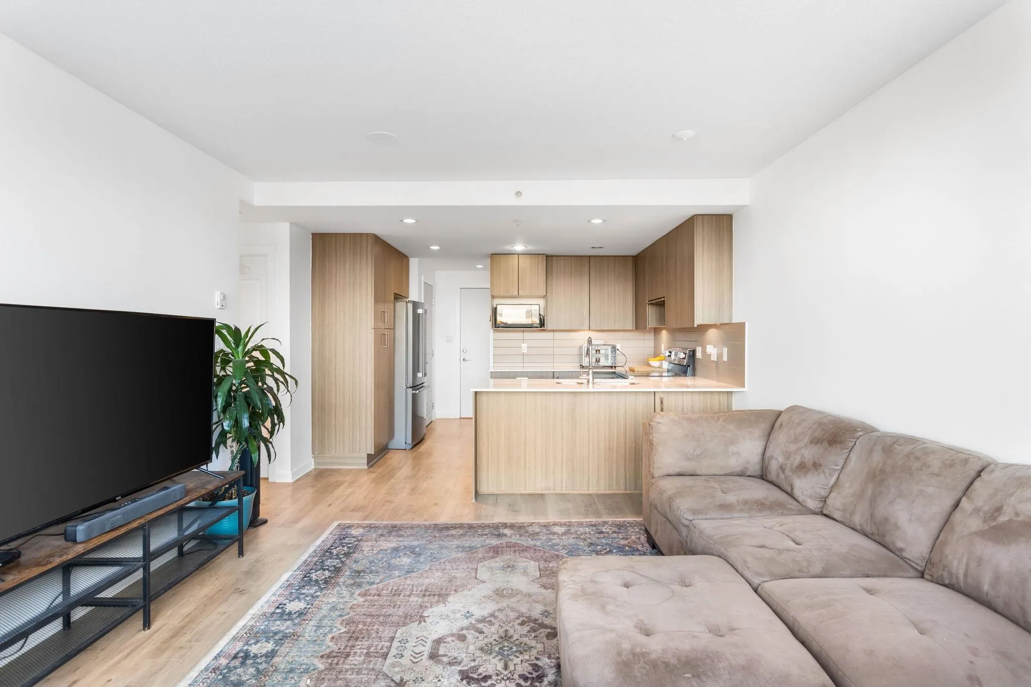 125 Columbia Street #602