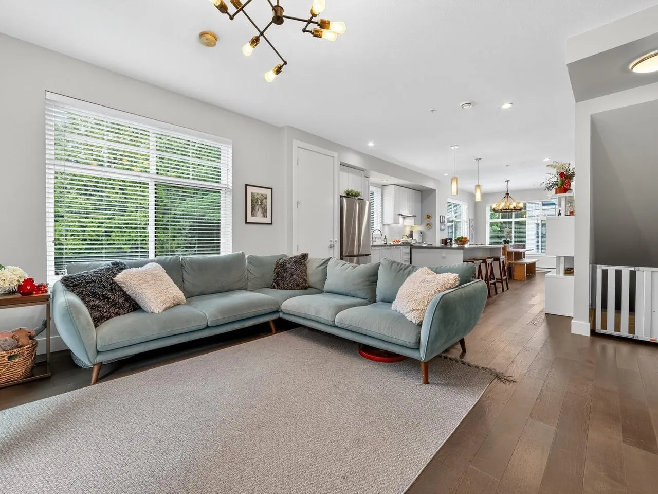 5068 Savile Row #6