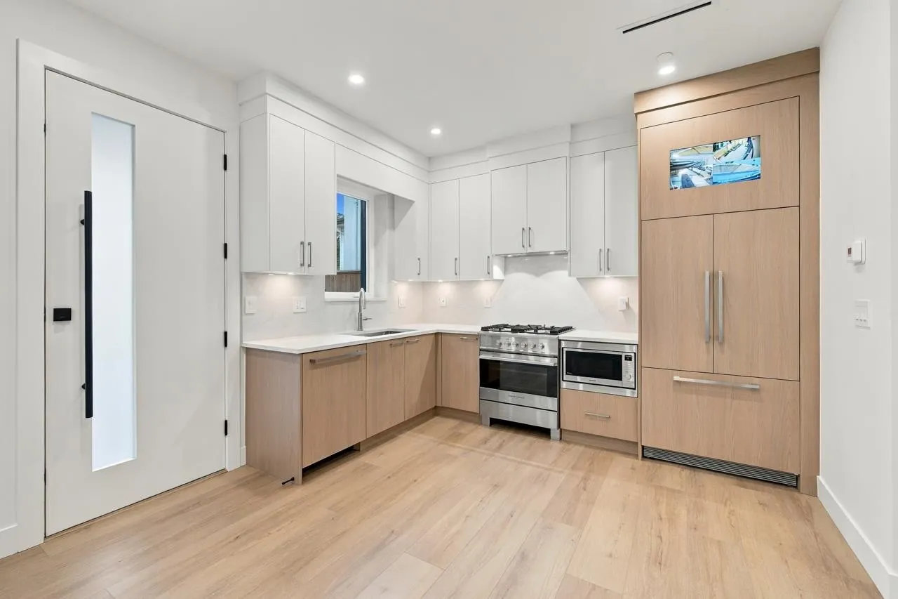 3018 E 19th Avenue #2