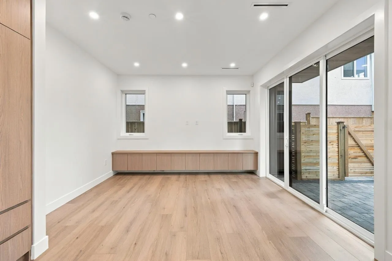 3018 E 19th Avenue #2