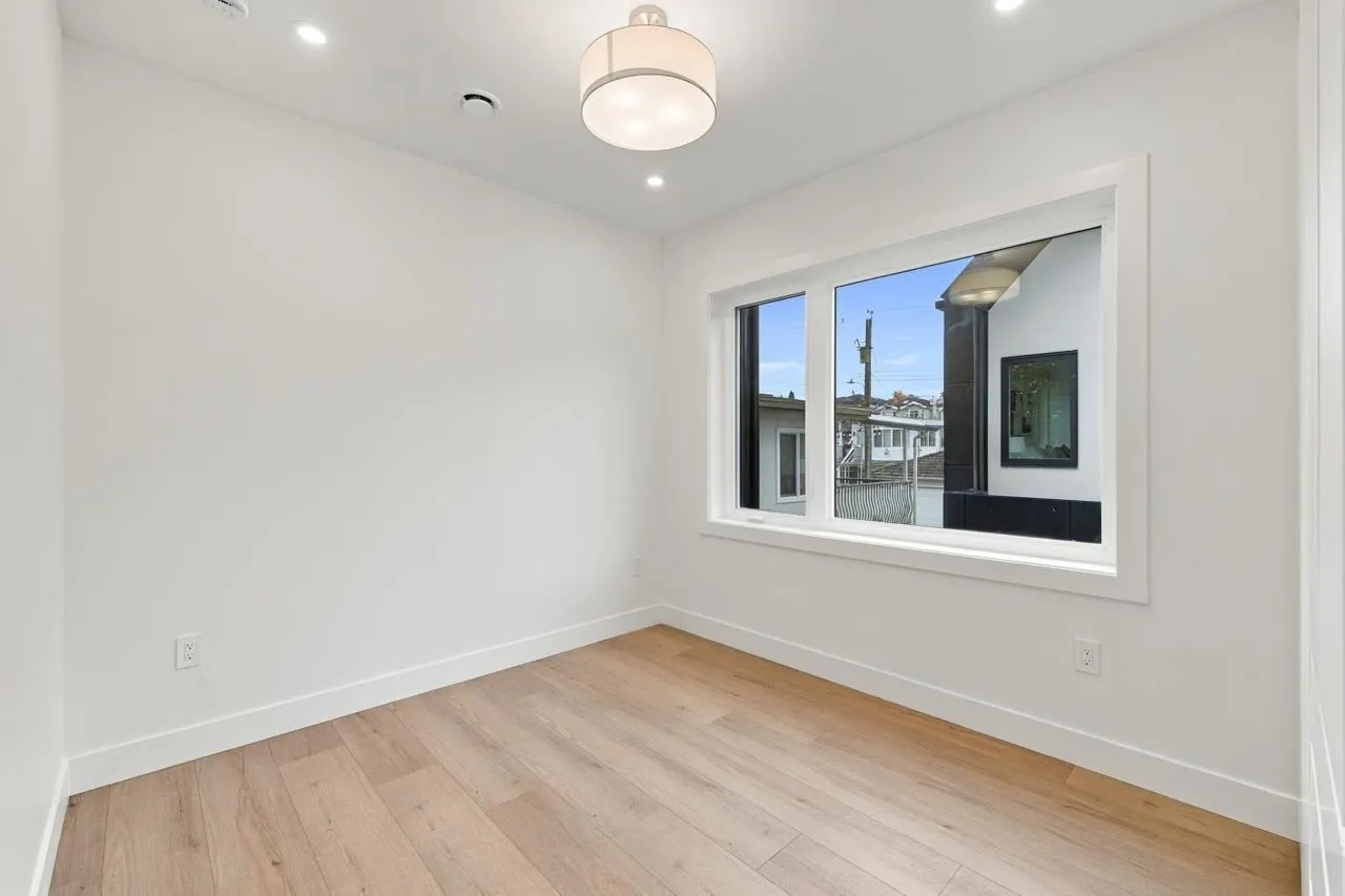 3018 E 19th Avenue #2