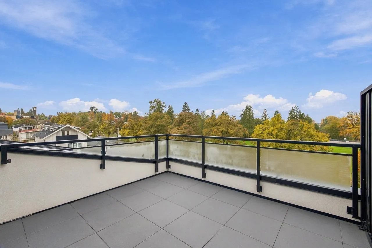 3018 E 19th Avenue #2
