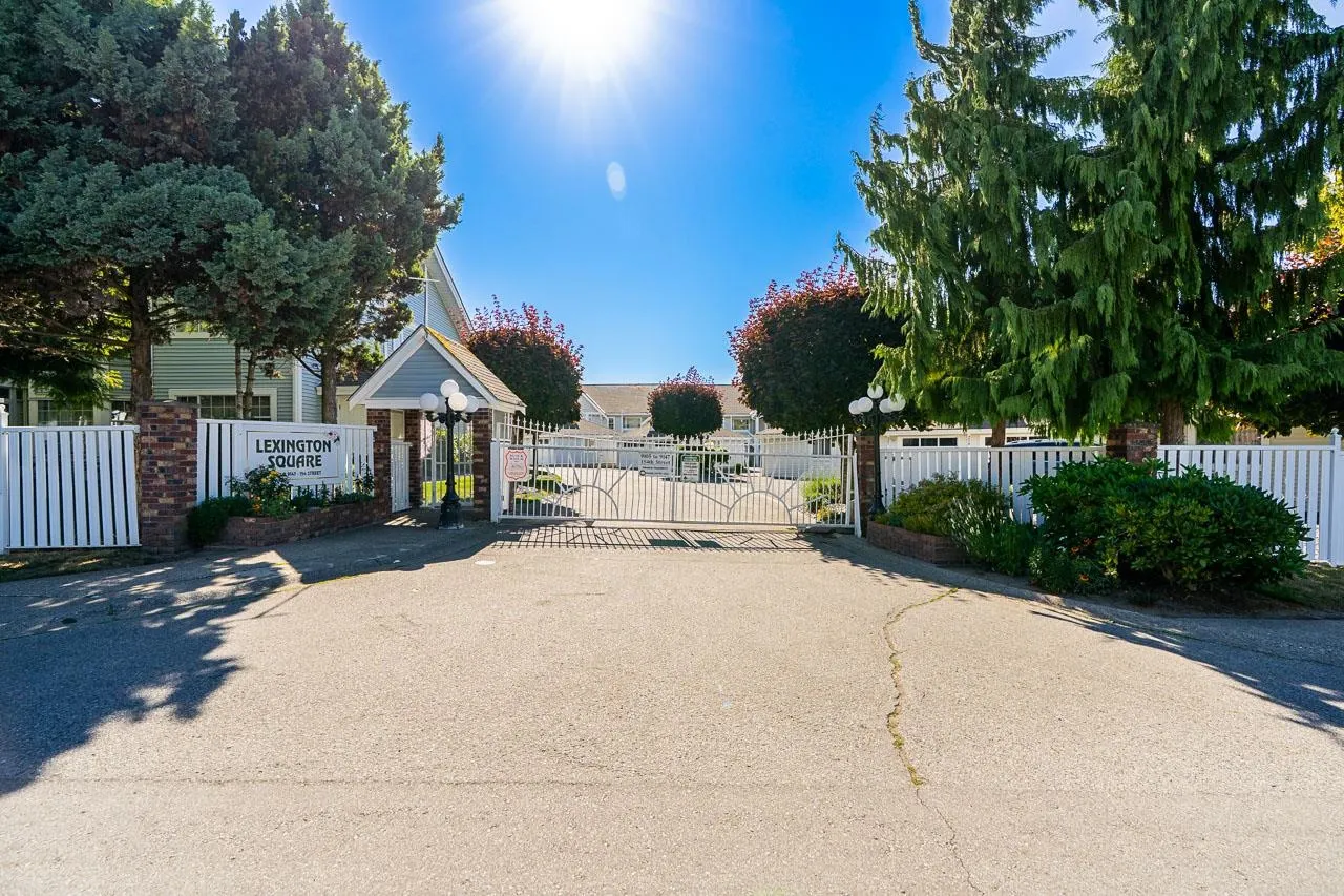 9109 154 Street #206