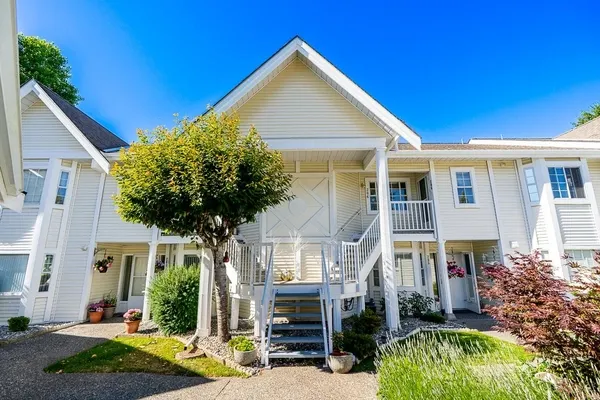 9109 154 Street #206