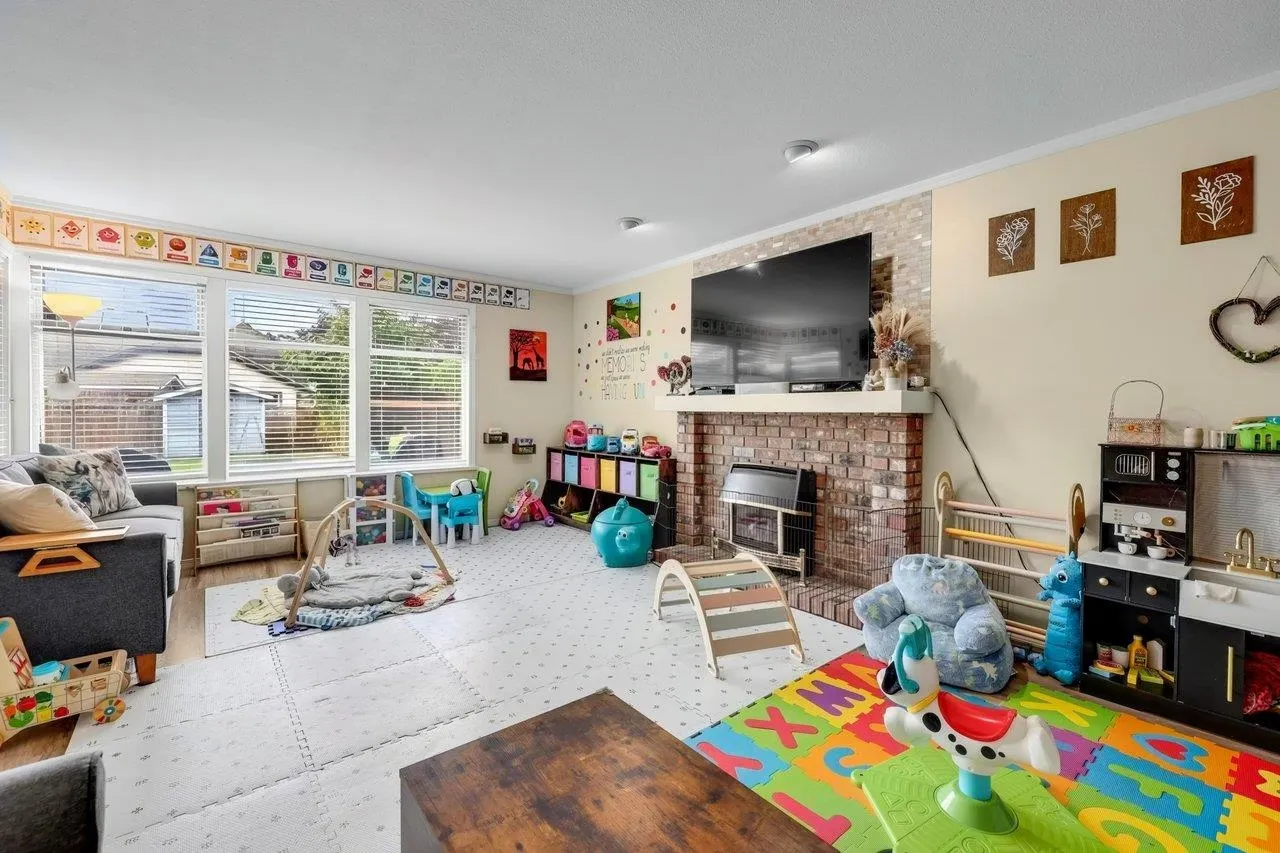 4463 Dawn Place